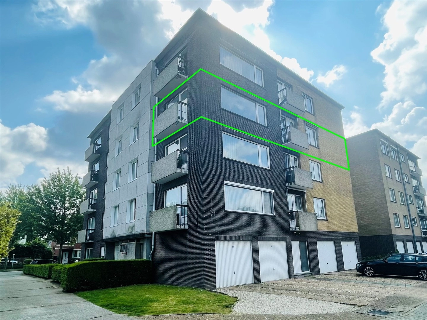 Te renoveren appartement op topligging